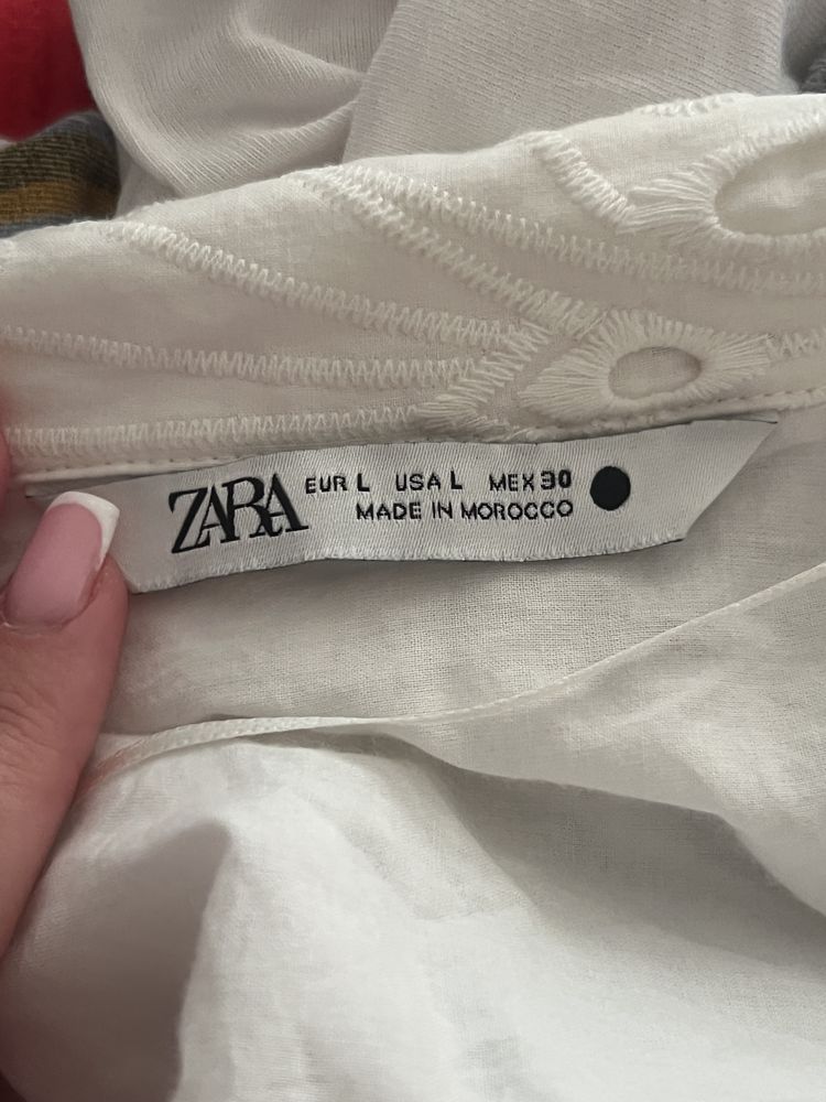 Бяла рокля ZARA.