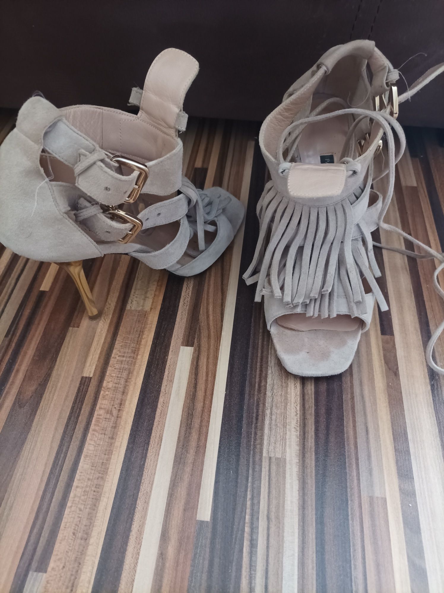Летни сандали на Guess Patricia Pepe