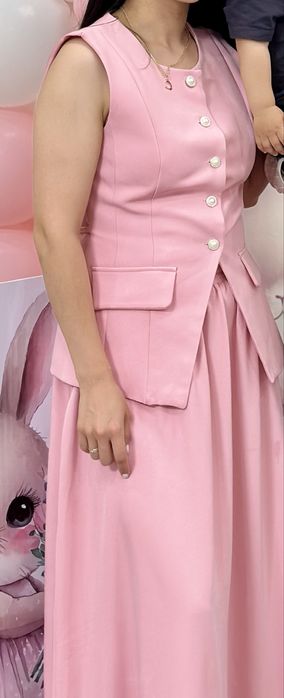 Продается двойка розового цвета