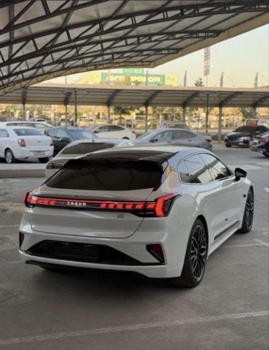 Zeekr 001 срочно продается