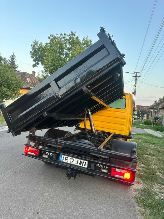 Iveco 65C170 basculabil pe 3 parti