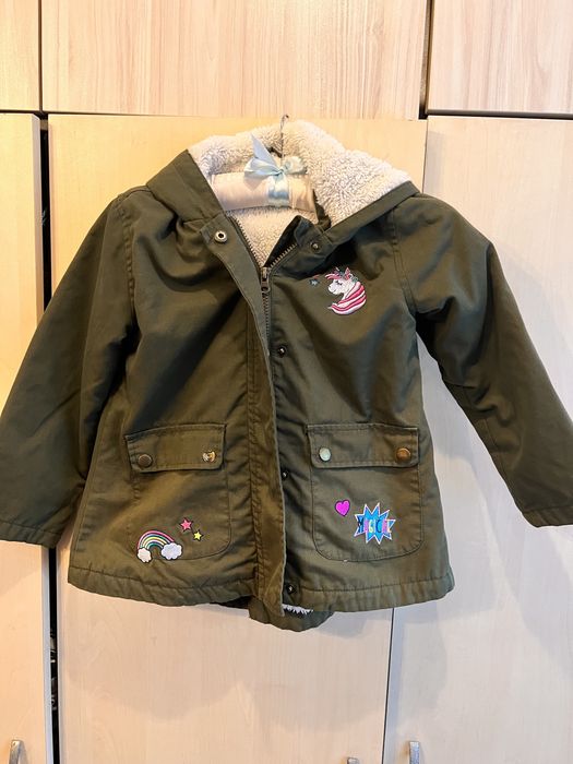 Зимно Яке подплатено 6/7 г в много добро състояние със качулка