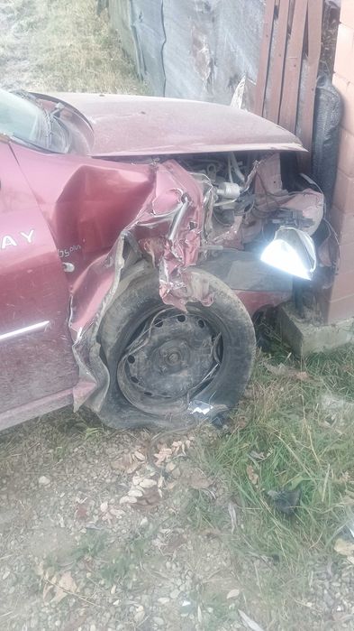 Vând piese Logan 1.6mpi an 2005