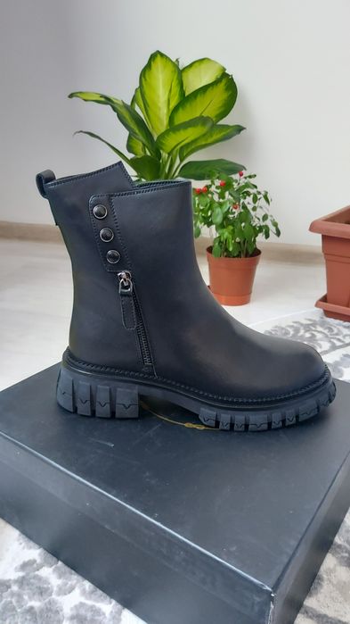 Продам зимние сапоги