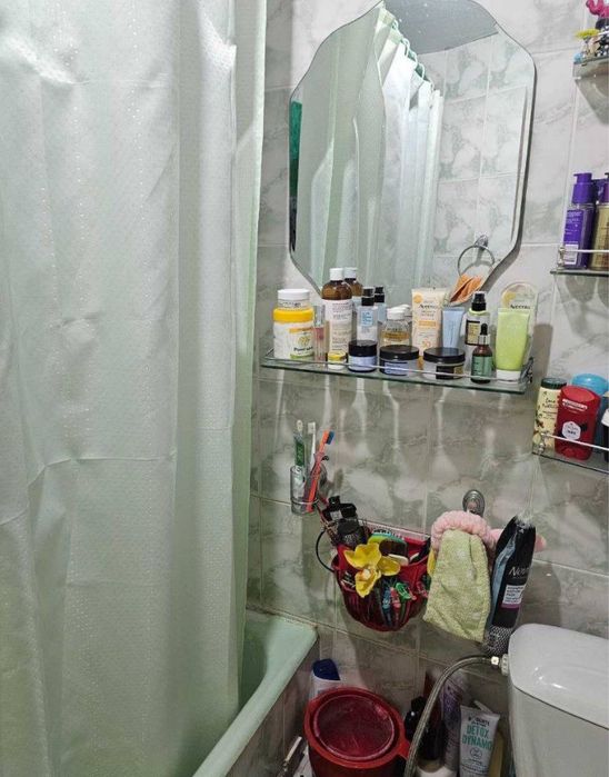 Продается Хамза Метро 1/2/4 с балконом сроно