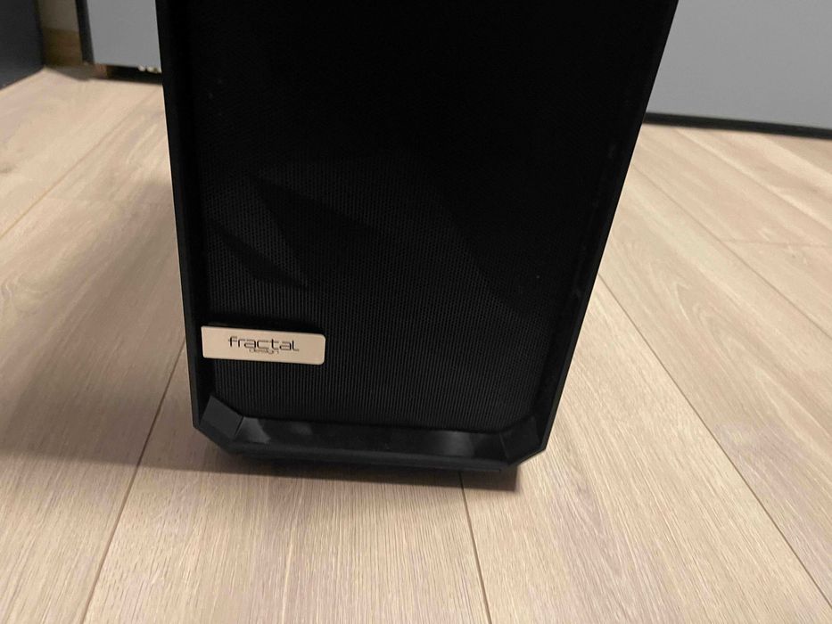 Fractal Design ATX кутия