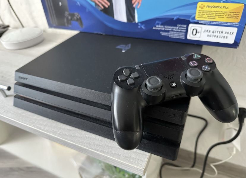 Sony PlayStation 4 Pro 1 Tb ( 29 игр в комплекте)