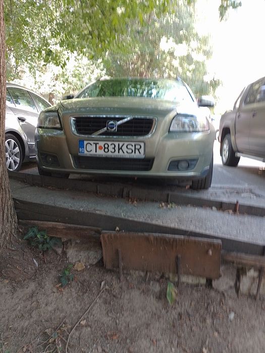 Vand Volvo,inmatriculat,stare impecabila