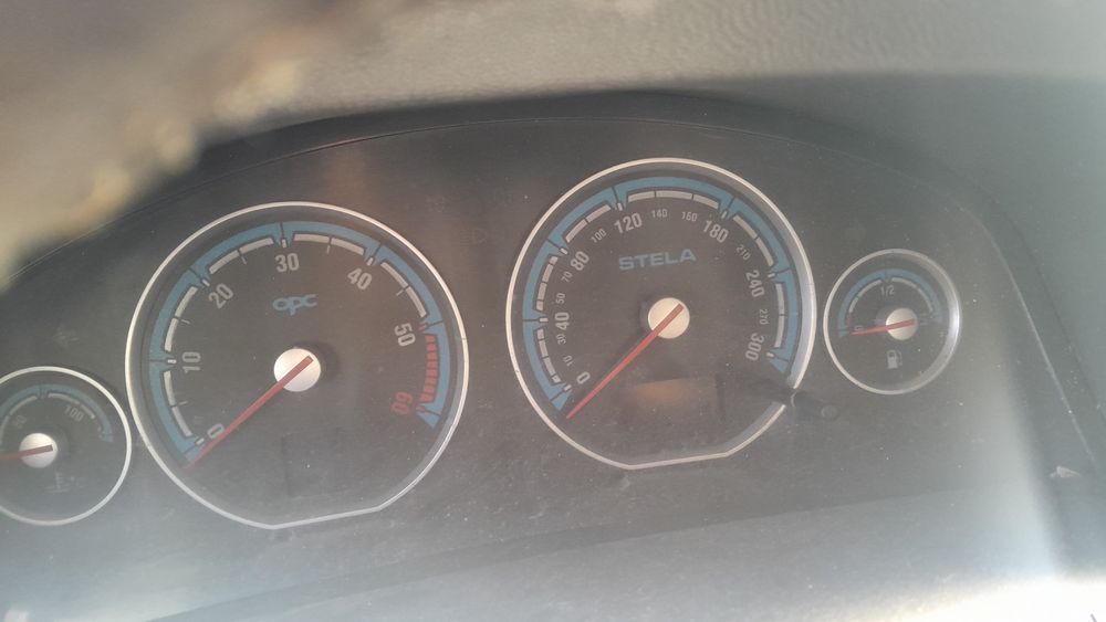 Vând Opel Vectra avariata - motor complet