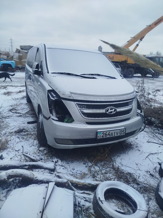 Продам машину хюндай Старекс