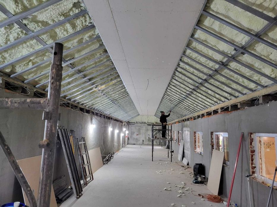 Execut lucrari de amenajari interioare