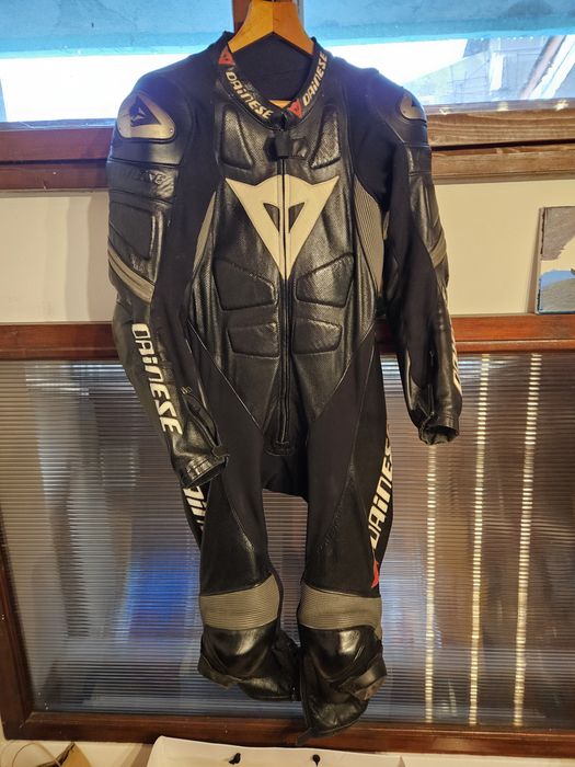 Dainese цял екип 52
