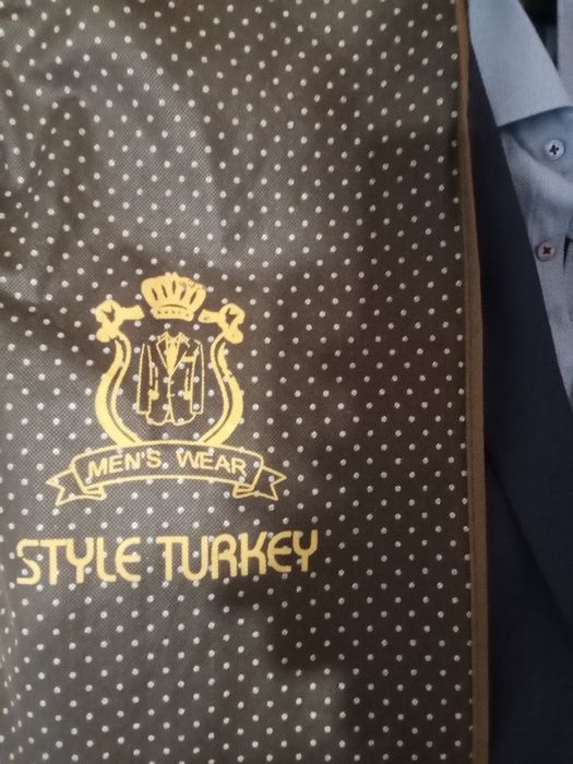 Мужской костюм срочно продам