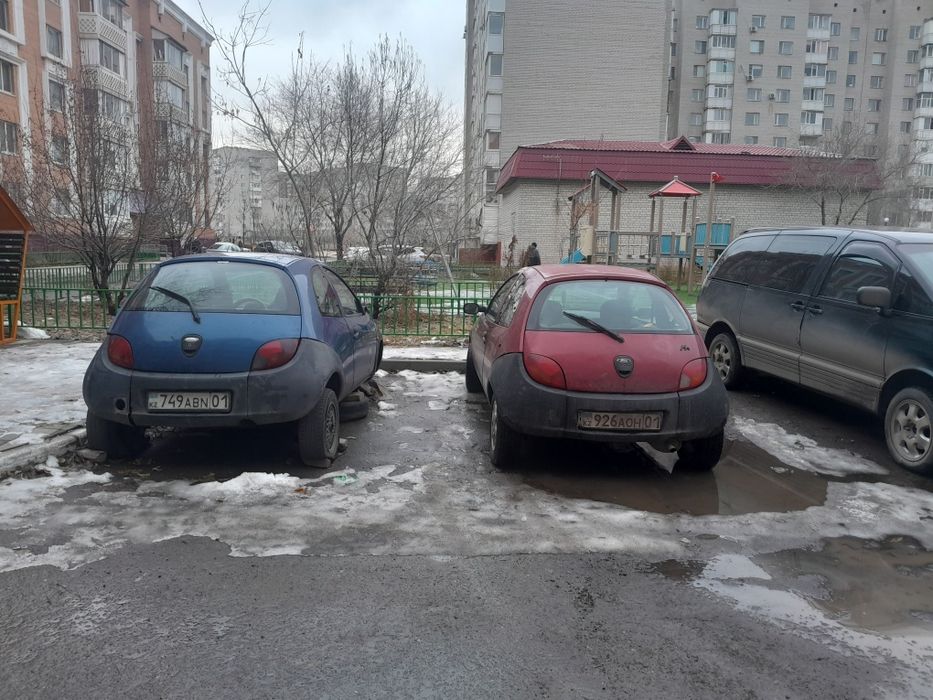 Две машины форд на ходу требуют вложения