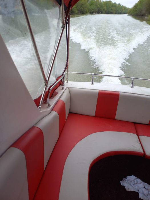 Vând Barcă cu motor + Peridoc