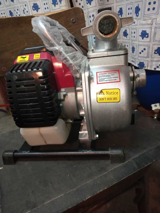 Бензинова водна помпа