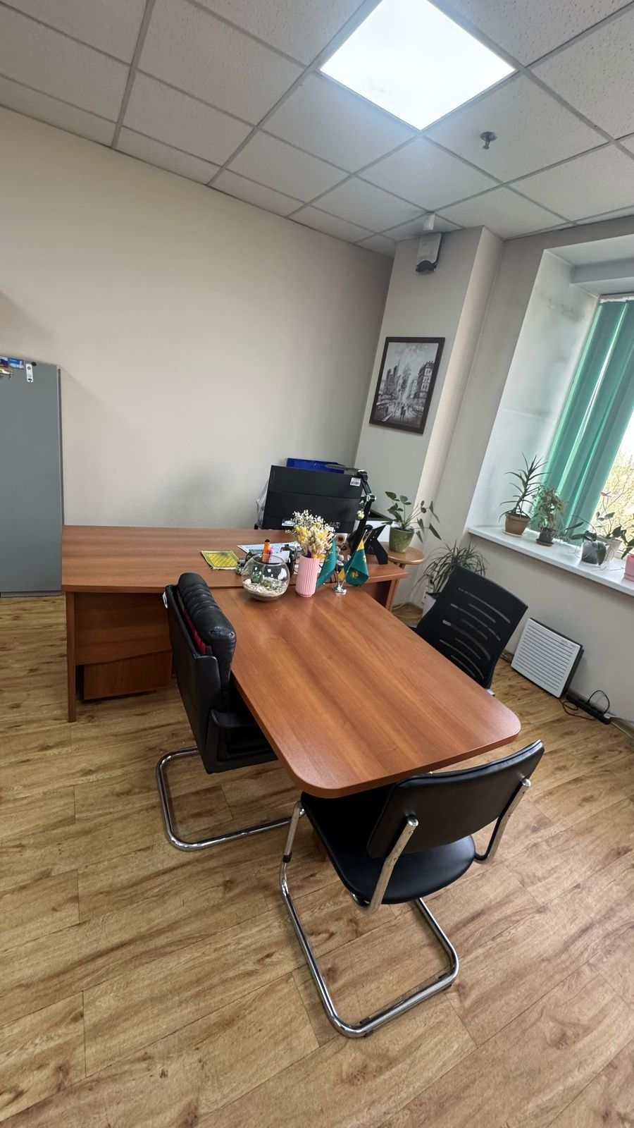 Продам офисную мебель