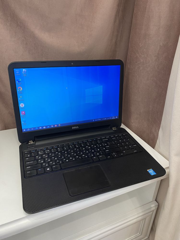 Ноутбук DELL Inspirion Core i5/8GB/SSD256/dvd-rom