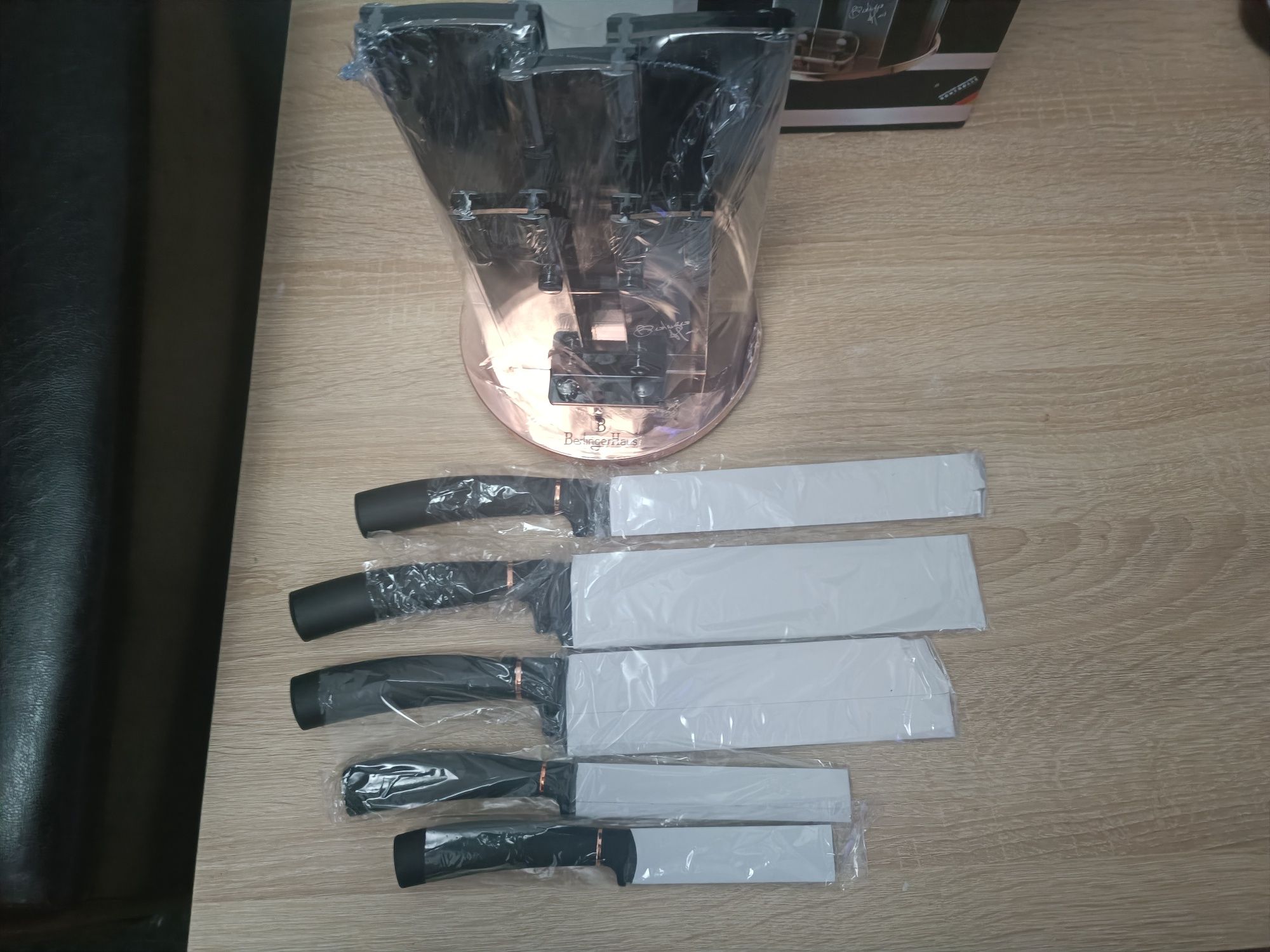 Set de cuțite noi