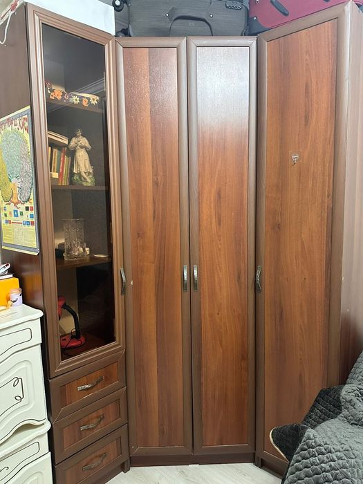Шкаф угловой с двумя стенками