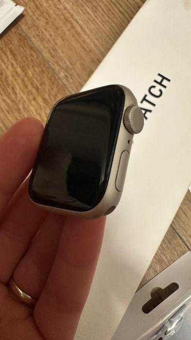 Apple Watch SE, Carcasa starlight, Aluminium 40 mm