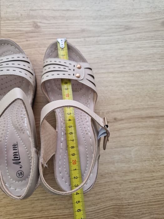 Sandale noi marimea 38