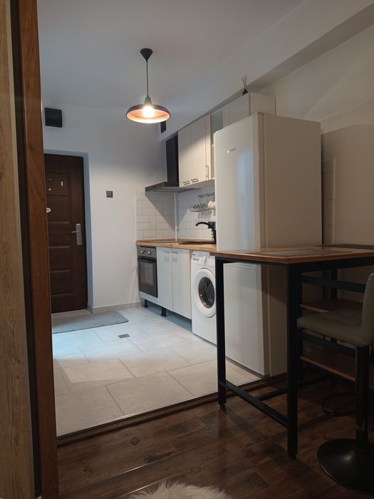 Închiriez garsonieră