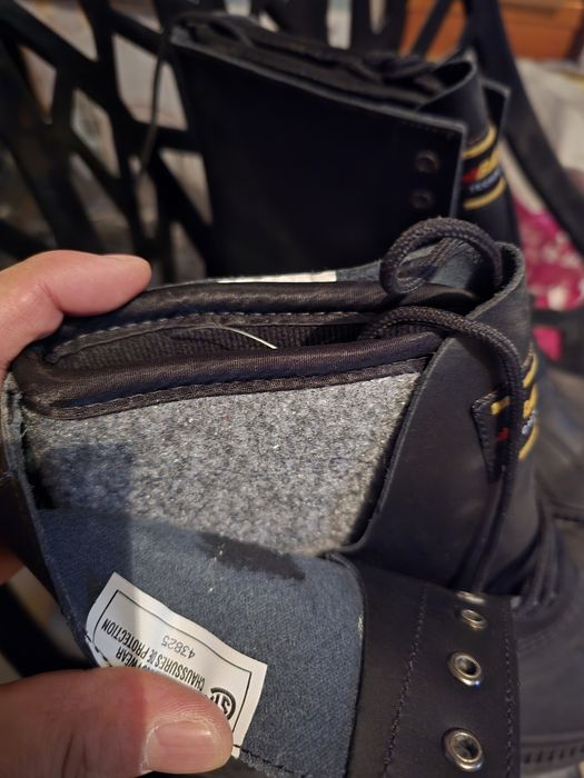 Safety boots  Red wings