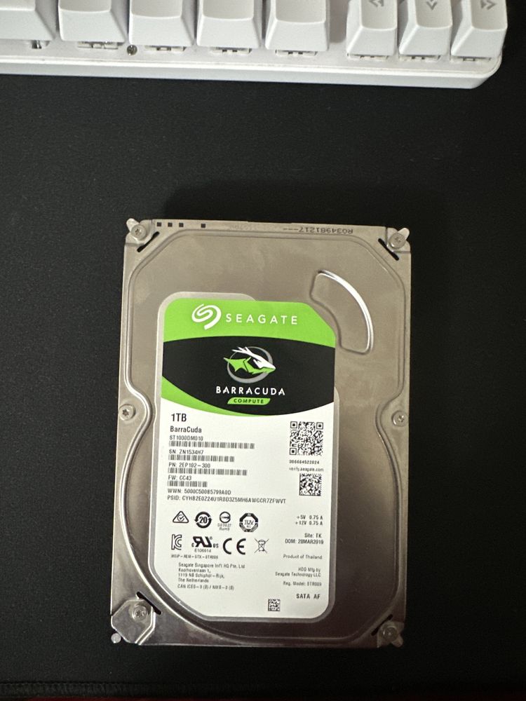 Срочно !! Жетский диск Barracuda 1 tb