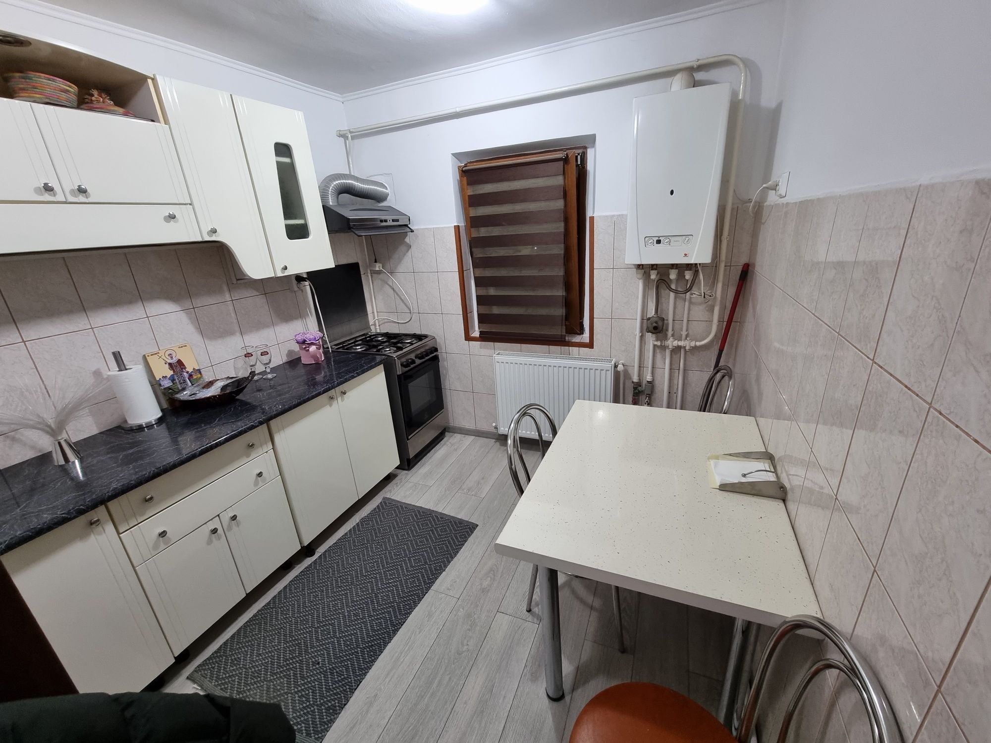 Inchiriez în regim hotelier apartament cu 2 camere