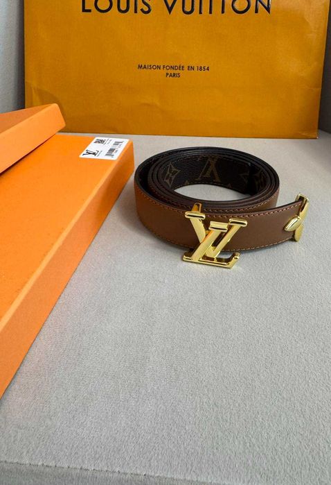 Louis Vuitton-Чисто нов оригинален дамски двулицев кожен колан 110 см