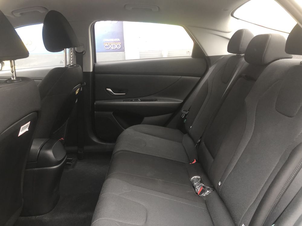 Vând Hyundai Elantra 1.6 123CP, echipare Comfort, în garanție