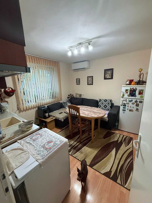 Два етажа от къща - град Асеновград