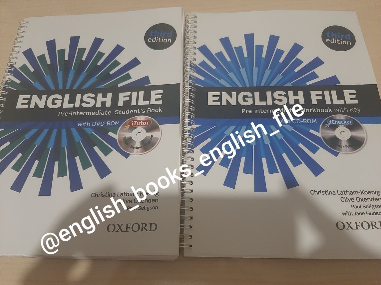 English file, Family and friends, Solutions, английские книги, Fly hig