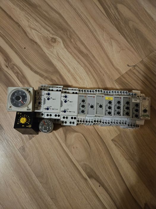 Relee temporizatoare