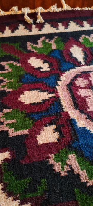 Cuvertură/covor de lână țesut manual la razboi de tesut.