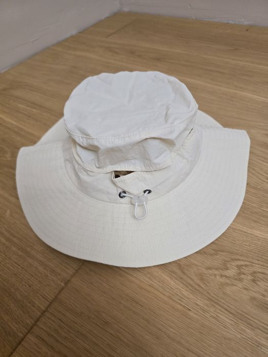 Дамска шапка за слънце