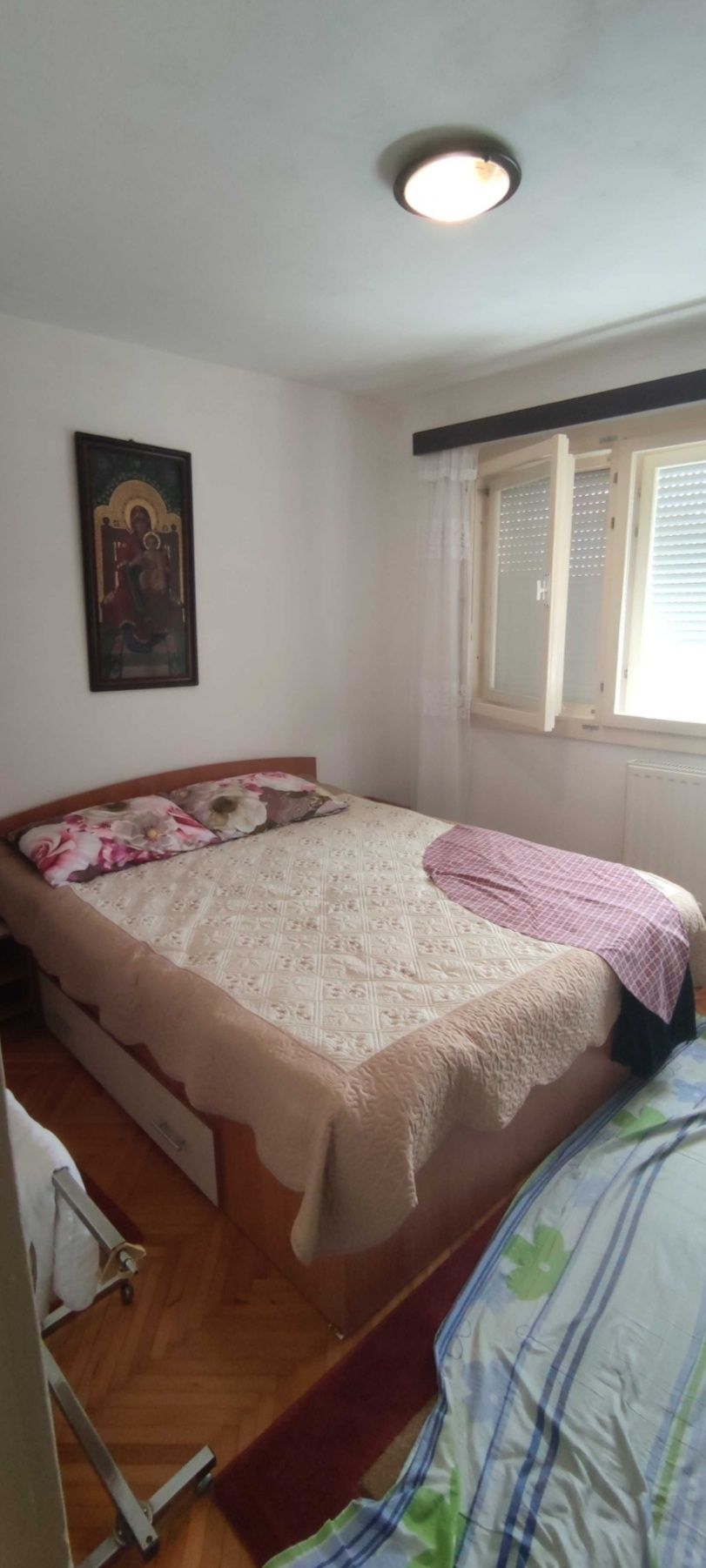 Vând apartament cu 4 camere în Mun. Caransebeș