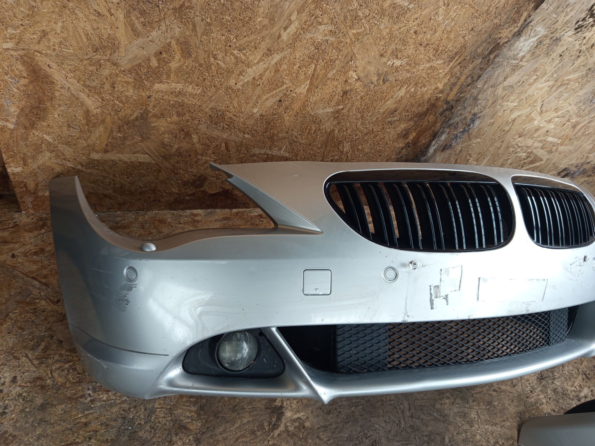 оригинална предна броня за BMW 6 серия E63 E64 сива 354/7 Titansilber