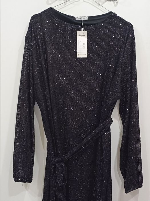 Продам вечернее платье новое.