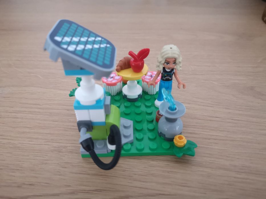 Lego Friends Masinuta electrica și încărcător