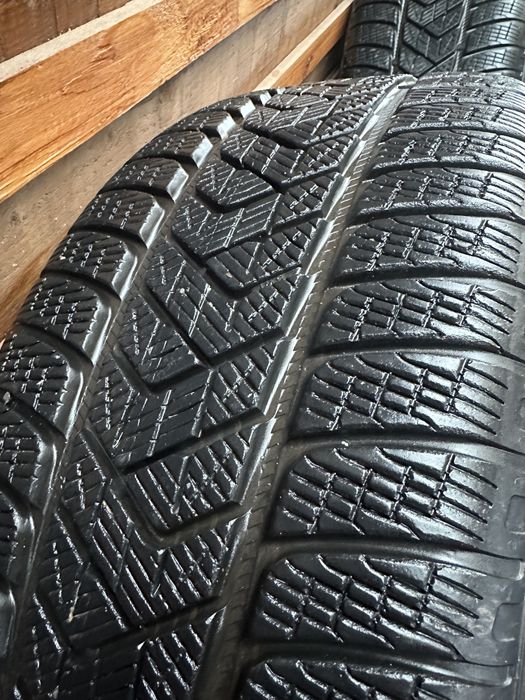 Cauciucuri iarna anvelope iarna Pirelli 245 50 20 impecabile