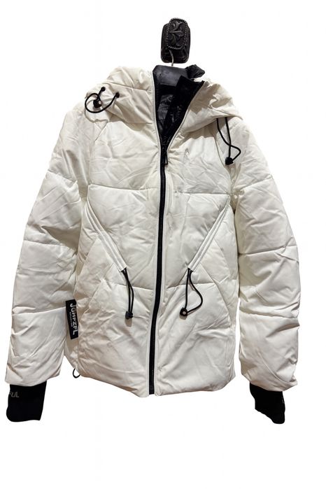 Женская зимняя куртка