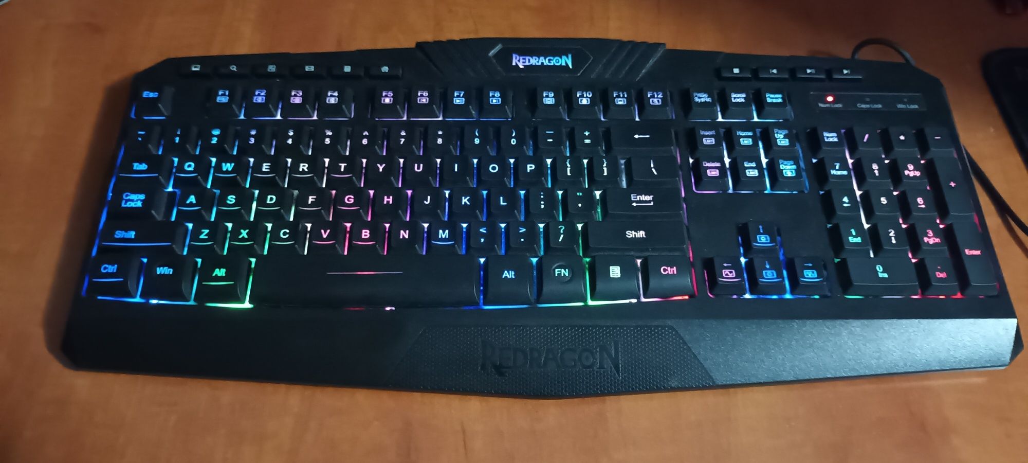 Vând tastatura gaming redragon