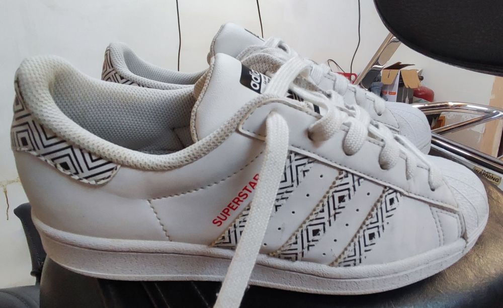 Маратонките Adidas superstar uk 5 eur 38