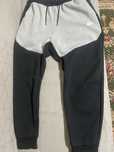 Vand pantaloni nike tech flecee