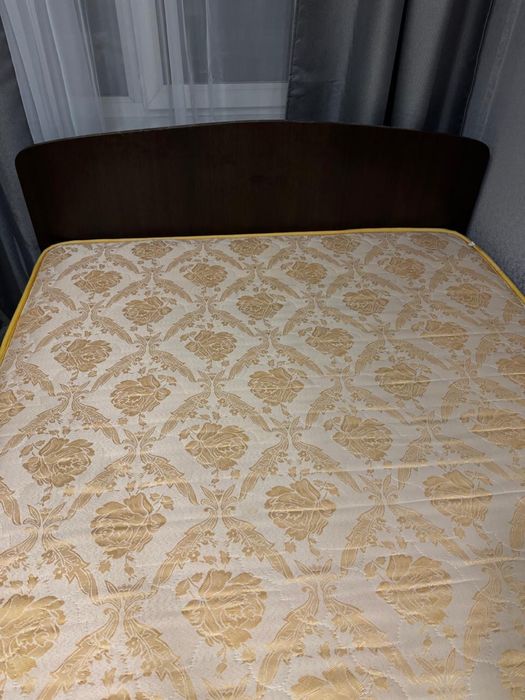 Продаю кровать с матрасом (в разобранном виде)!