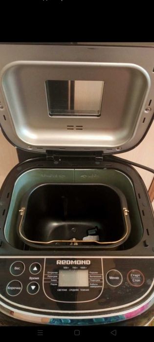 Хлебопечка Redmond