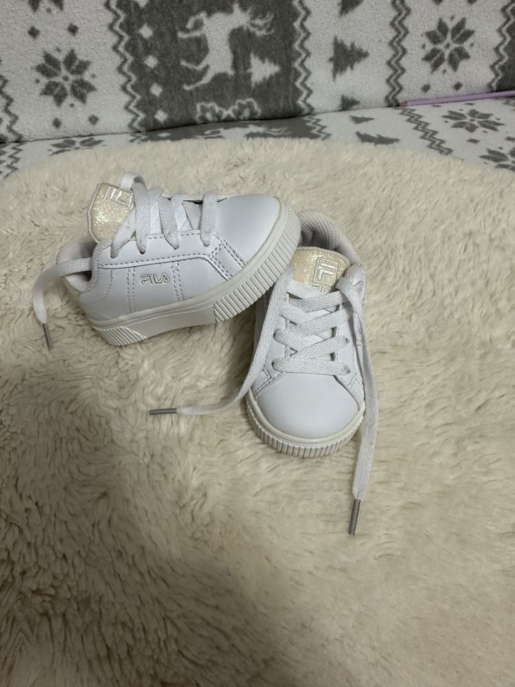Vând tenisi Fila copii masura 22, 13 cm