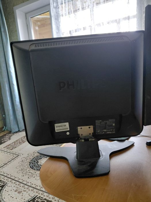 Монитор PHILIPS .